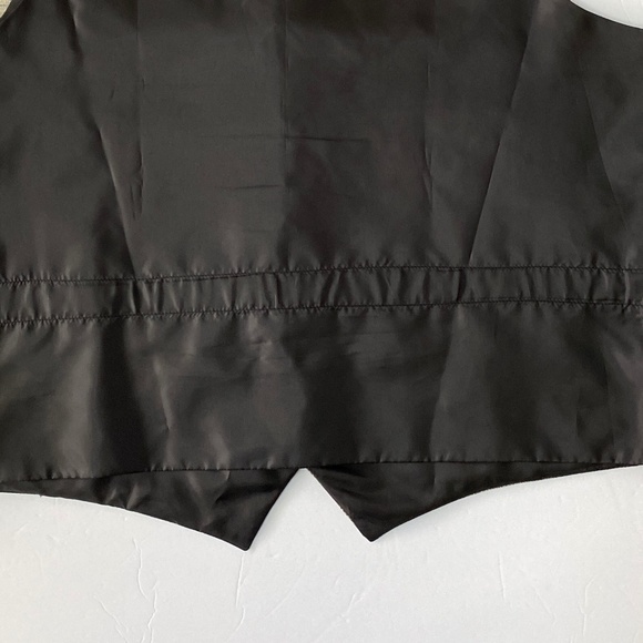 EUC Men's Formal Vest w Bow Tie 2 pc. - Picture 8 of 13